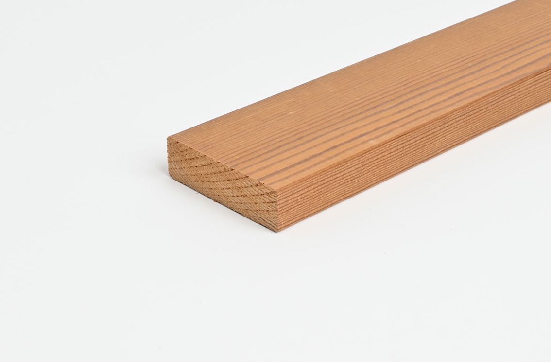 Produktprøve ThermoWood Fyr dekorativ liste, KEF F2